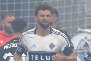 这大胡子!穆勒留了络腮胡之后,沧桑了不少
