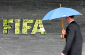 记者:国际足联会议并没有讨论世界杯、世俱杯扩军