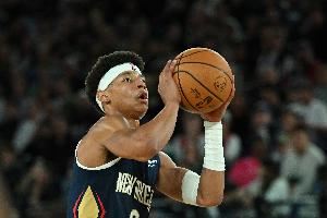 状态回暖!7号秀费尔斯10中5拿到12分1板3助