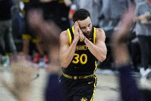 NBA球星心目中最佳庆祝动作:库里晚安安 詹姆斯戴皇冠&耸肩